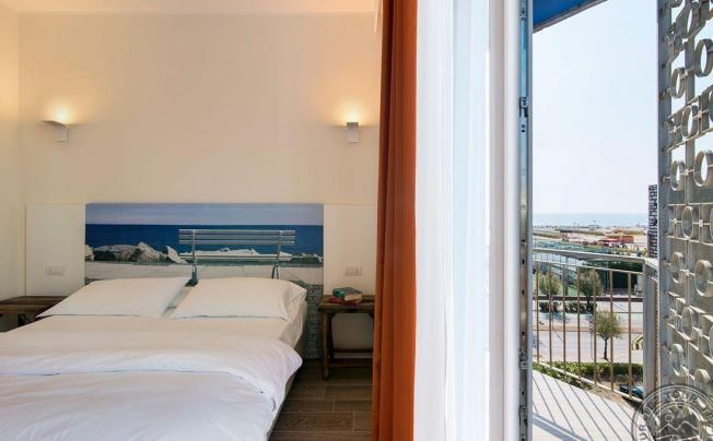 Фото отеля Mediterraneo Hotel