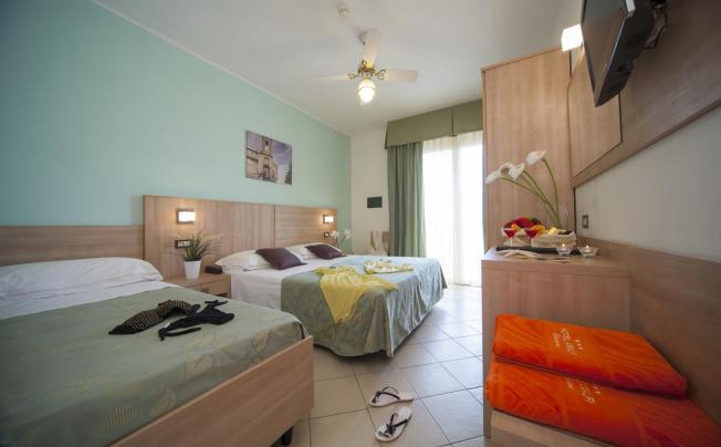 Фото отеля Hotel amalfi