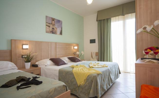 Фото отеля Hotel amalfi