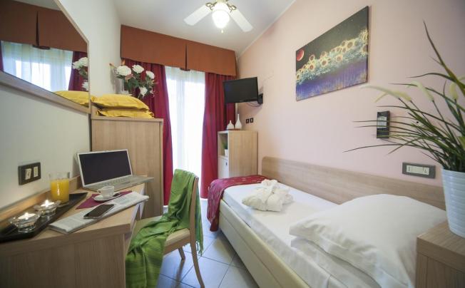 Фото отеля Hotel amalfi