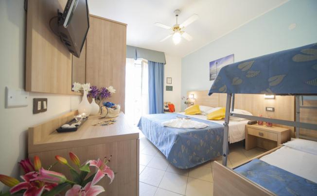 Фото отеля Hotel amalfi