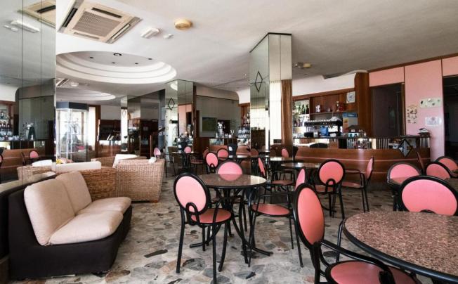 Фото отеля Crown Hotel