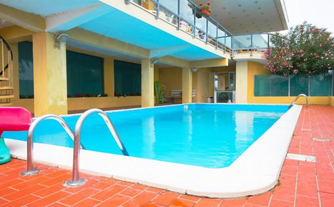 Фото отеля Crown Hotel