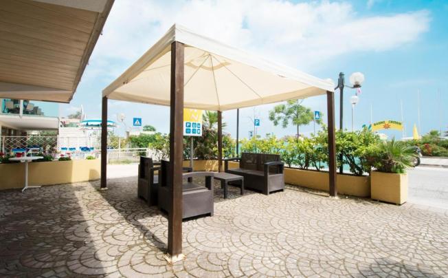 Фото отеля Crown Hotel