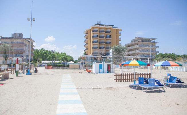 Фото отеля Crown Hotel
