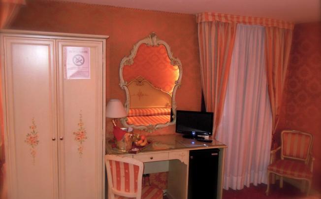 Фото отеля Hotel Lux