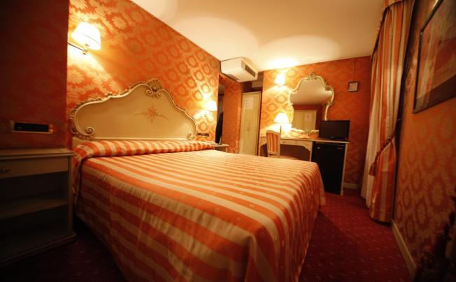 Фото отеля Hotel Lux