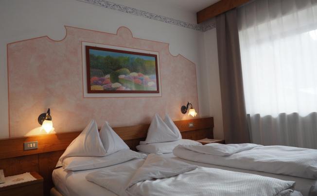 Фото отеля Azola Hotel