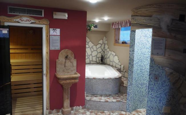 Фото отеля Azola Hotel