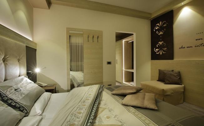 Фото отеля Azola Hotel