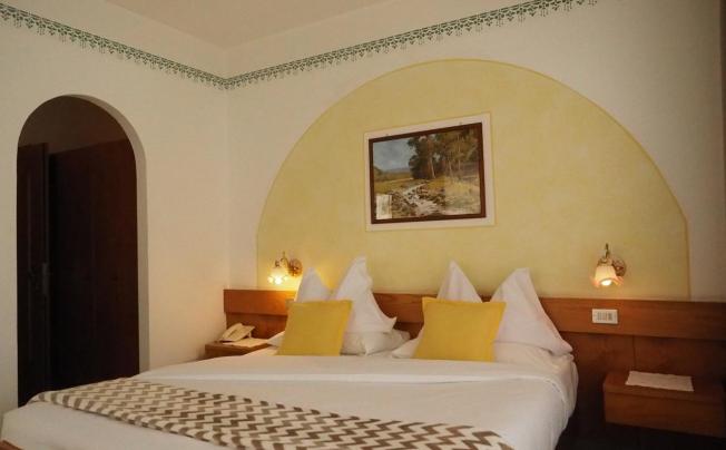 Фото отеля Azola Hotel