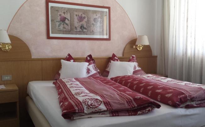 Фото отеля Azola Hotel