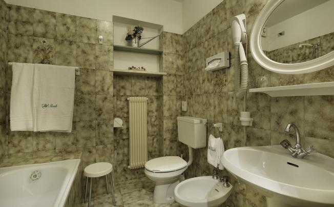 Фото отеля Azola Hotel