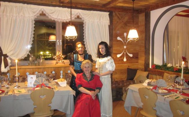 Фото отеля Azola Hotel