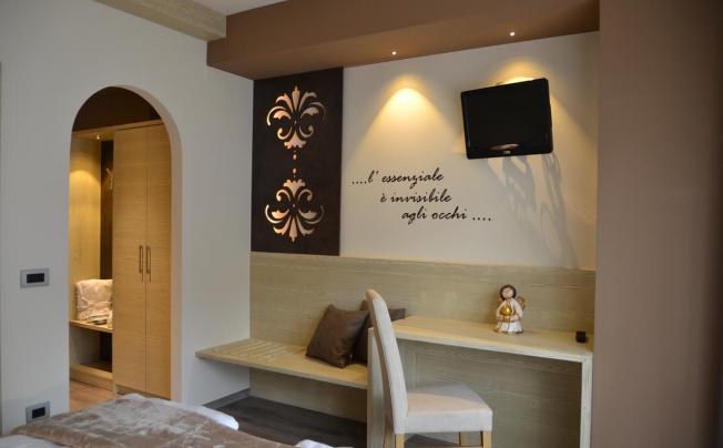 Фото отеля Azola Hotel