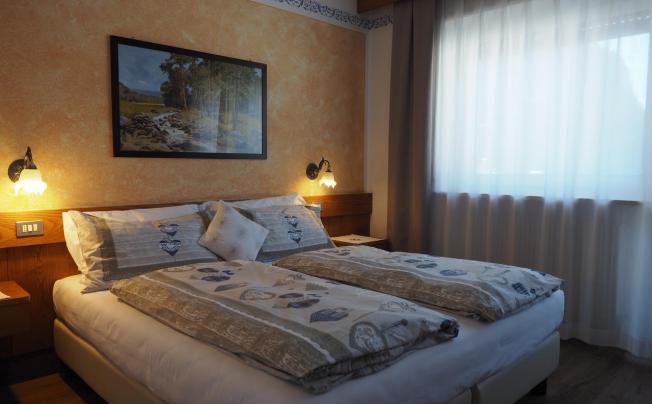 Фото отеля Azola Hotel
