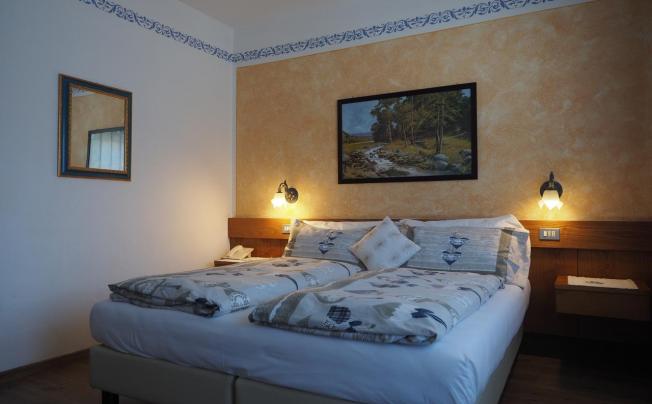 Фото отеля Azola Hotel