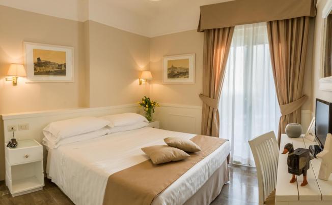 Фото отеля Modigliani Hotel