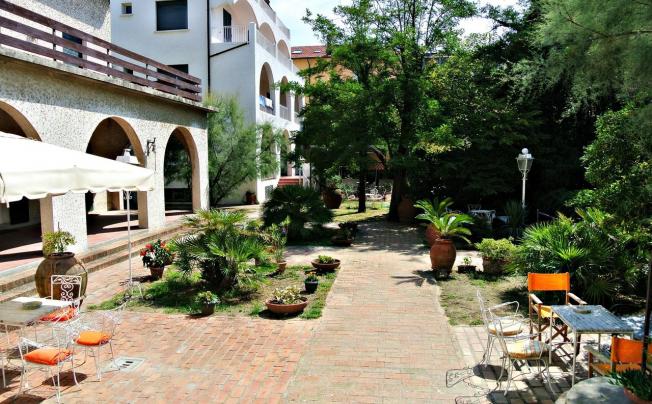 Фото отеля Hotel furia