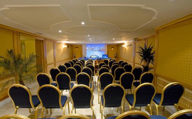 Фото отеля Grand Hotel Flora