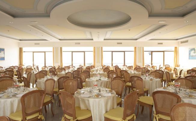 Фото отеля Grand Hotel Flora