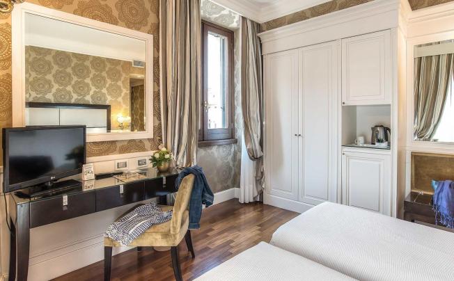 Фото отеля Albergo Del Senato Hotel