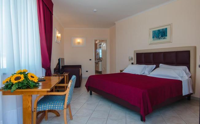 Фото отеля Bajamar Beach Hotel