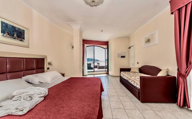 Фото отеля Bajamar Beach Hotel
