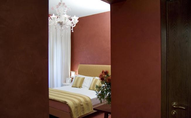 Фото отеля Columbia Hotel