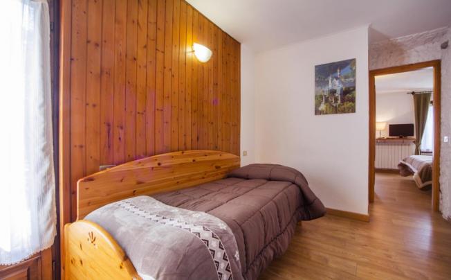 Фото отеля Chalet Joli Hotel