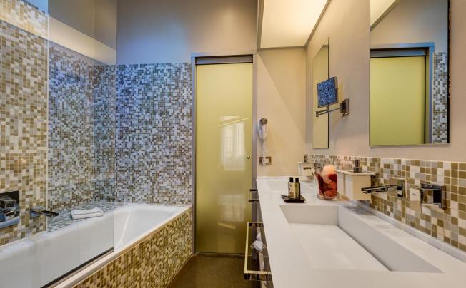 Фото отеля Dharma Hotel & Luxury Suites
