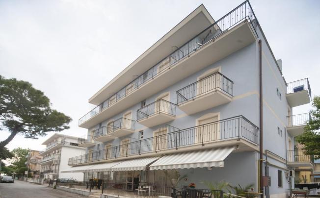 Фото отеля Blue Sky Hotel