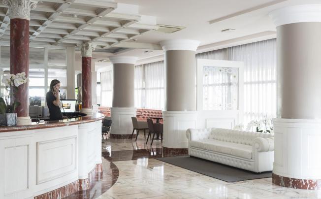 Фото отеля Cambridge Hotel