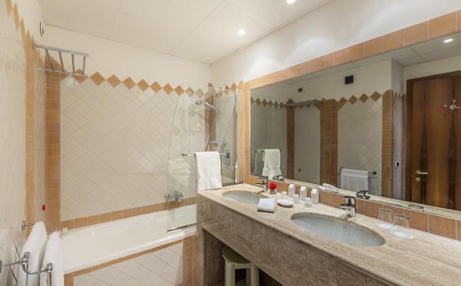 Фото отеля GRAND HOTEL POLTU QUATU 
