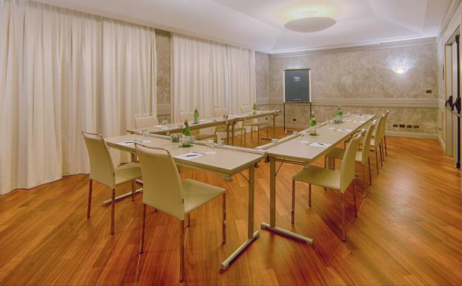 Фото отеля Nh ambasciatori