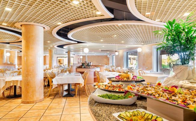 Фото отеля Sant'elmo Beach Hotel