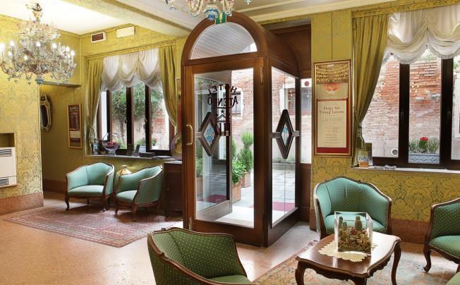 Фото отеля Hotel Ateneo