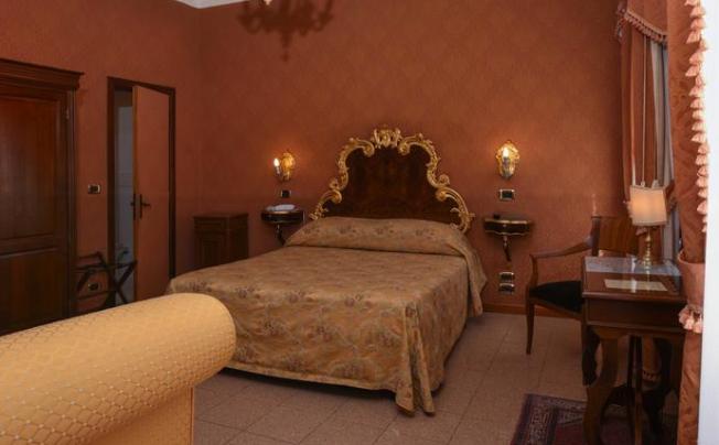 Фото отеля Hotel Ateneo
