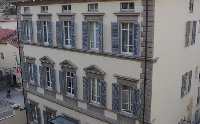 Фото отеля Embassy hotel