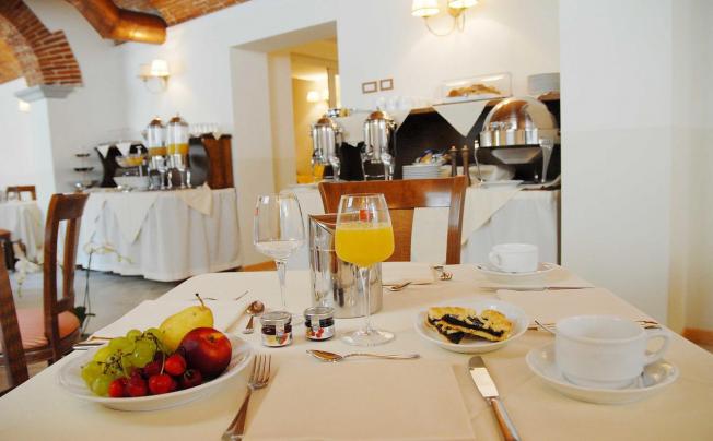 Фото отеля Embassy hotel