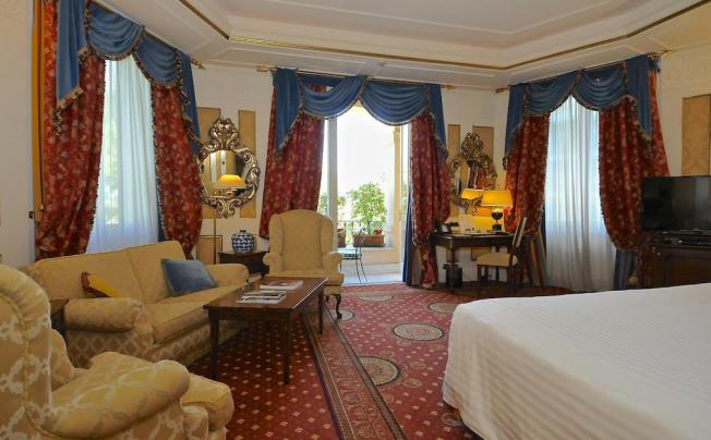Фото отеля Splendide Royal Hotel