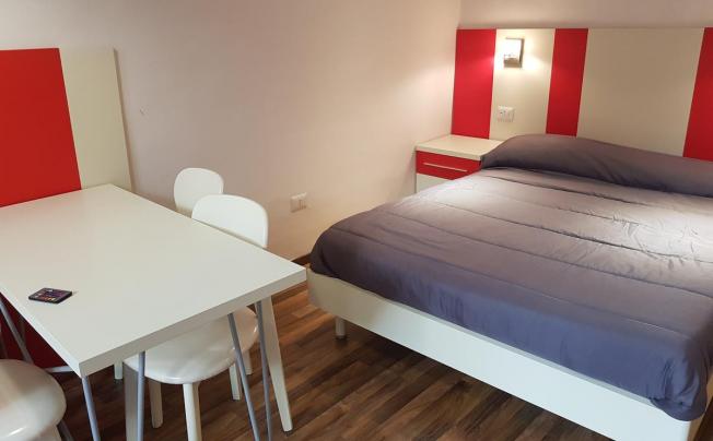 Фото отеля RESIDENCE APPARTAMENTI MERGELLINA