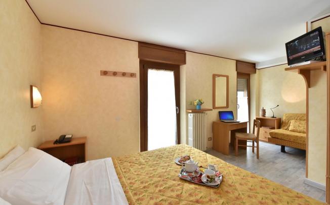 Фото отеля Bijou Hotel