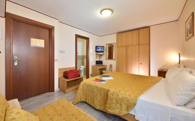 Фото отеля Bijou Hotel