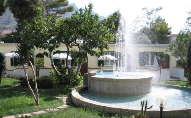 Фото отеля Albergo Villa Hibiscus