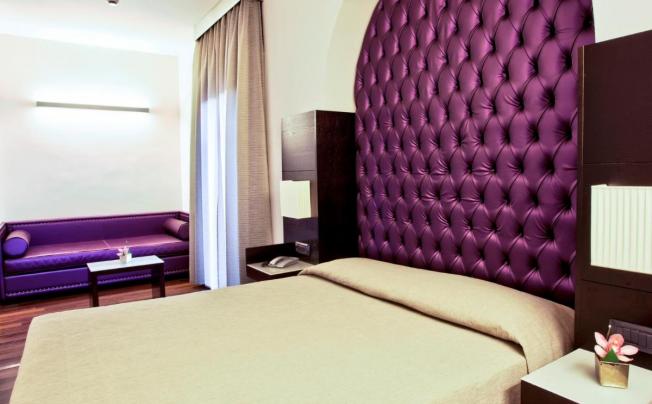 Фото отеля Caprice Hotel