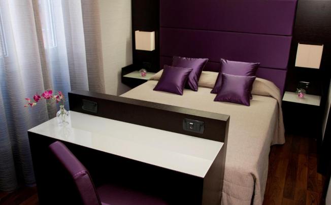 Фото отеля Caprice Hotel