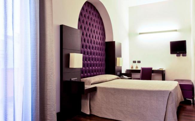 Фото отеля Caprice Hotel