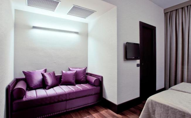 Фото отеля Caprice Hotel