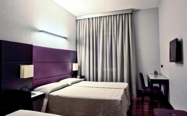 Фото отеля Caprice Hotel